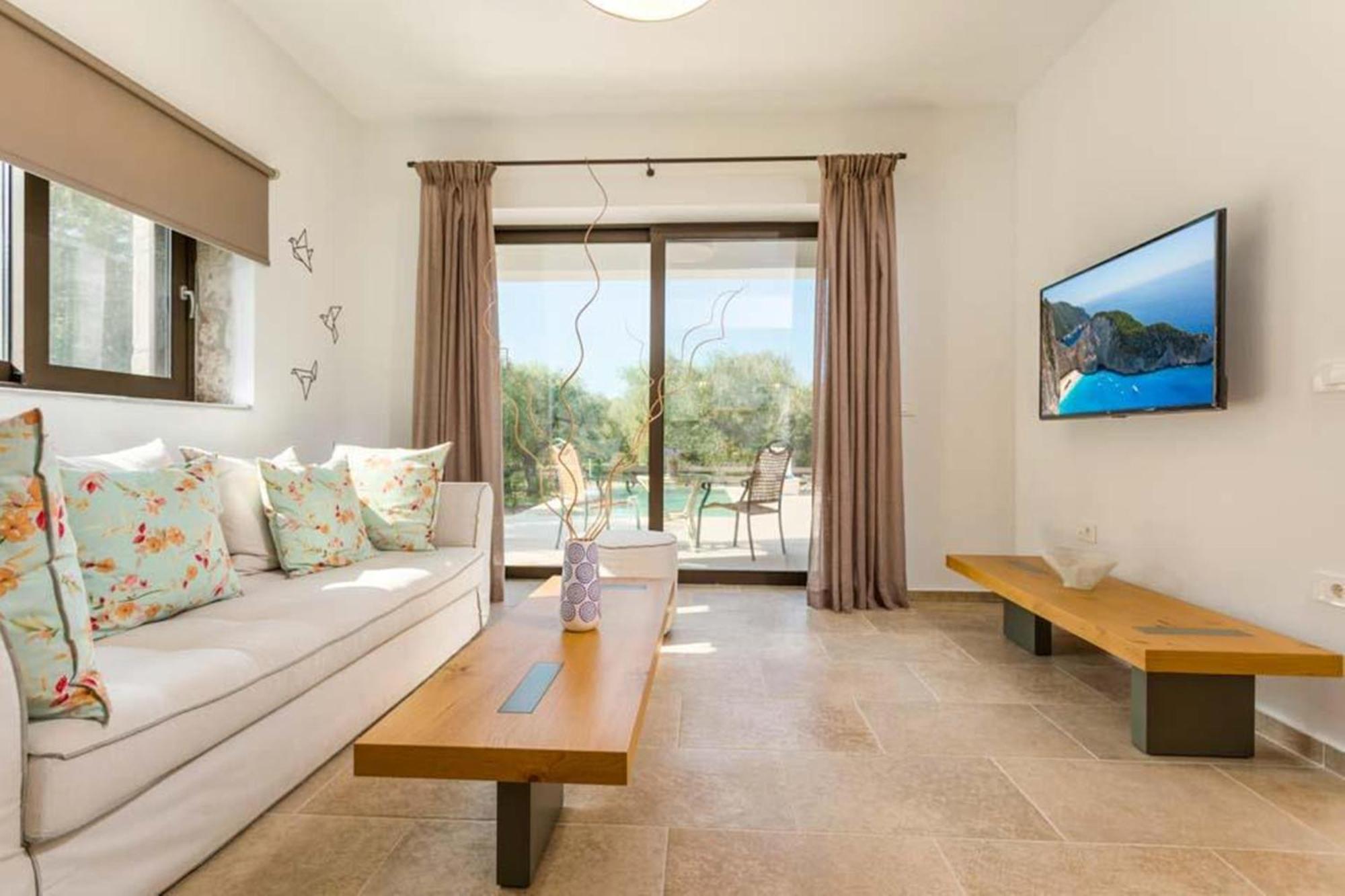 Astarte Villas - Petra Elia Private Villa With Pool พลานอส ภายนอก รูปภาพ