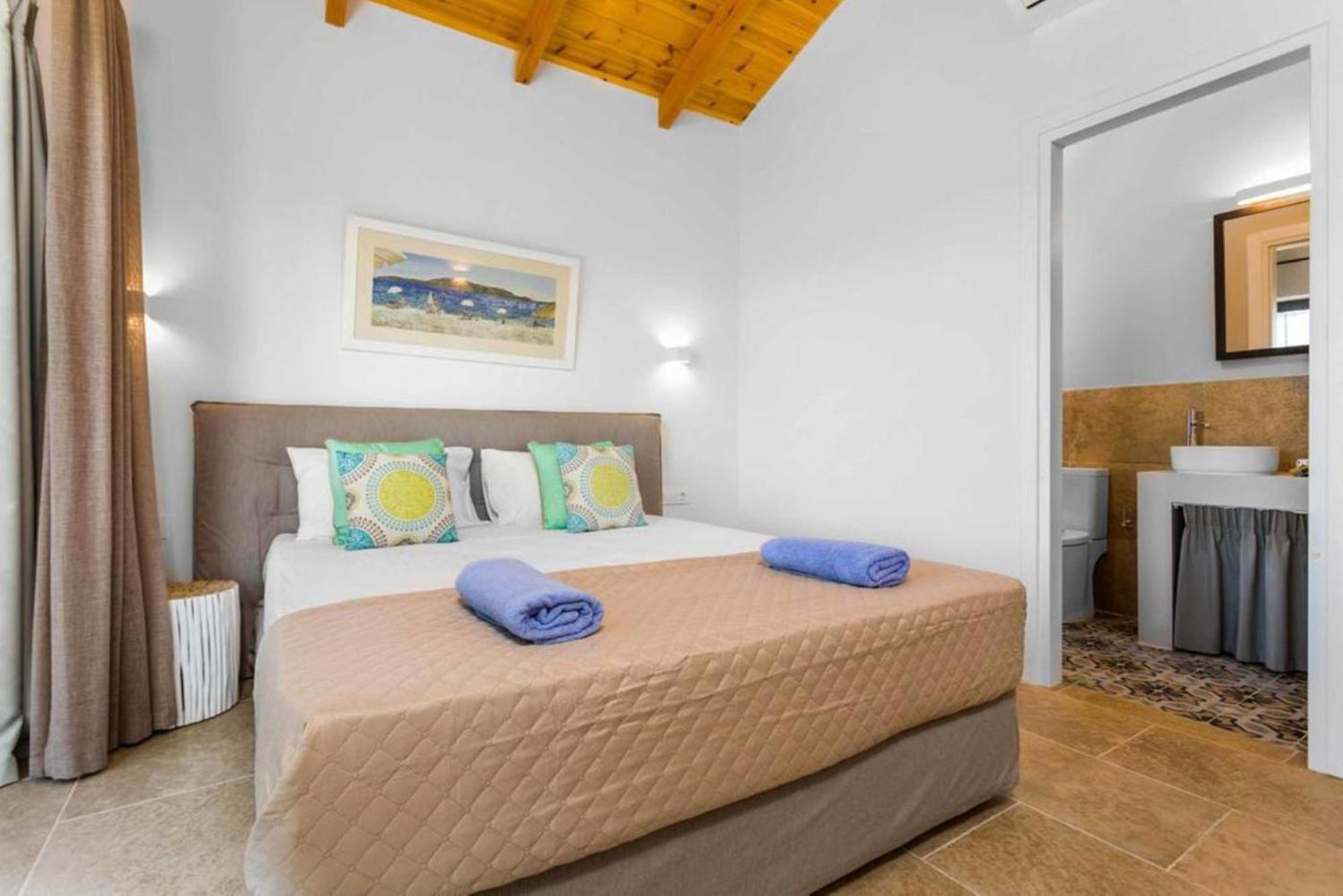 Astarte Villas - Petra Elia Private Villa With Pool พลานอส ภายนอก รูปภาพ